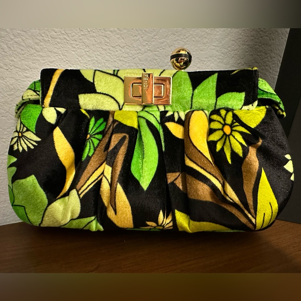 Fendi peekaboo clutch